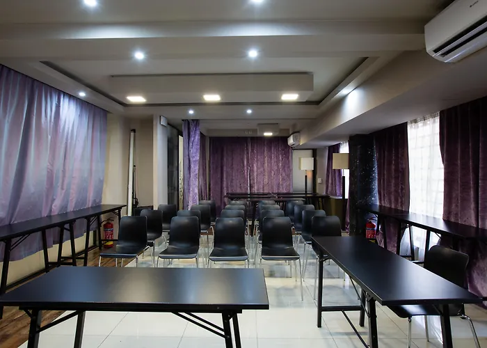 فندق Metropolitan 4*