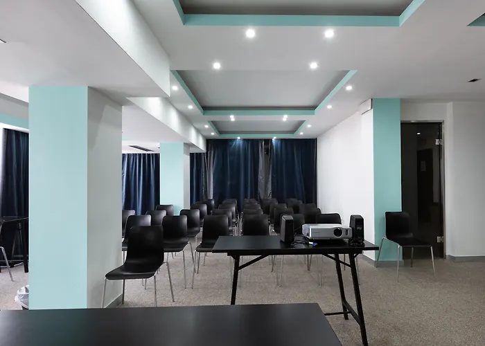 فندق Metropolitan 4*