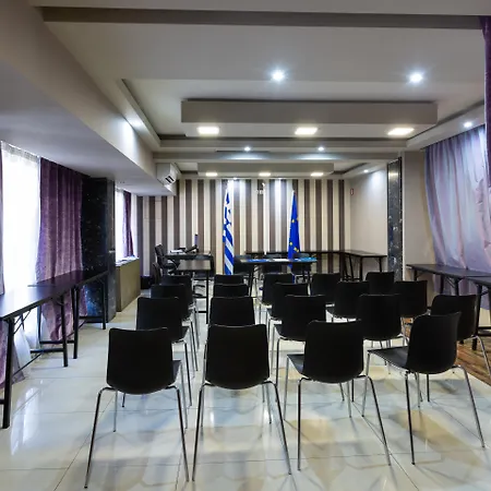 Metropolitan Hotel 4*