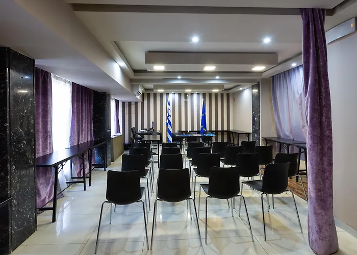 Metropolitan Hotel 4*