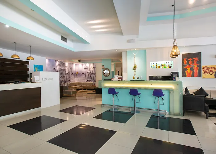 Metropolitan Hotel 4*