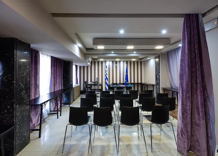 Metropolitan Hotel 4*