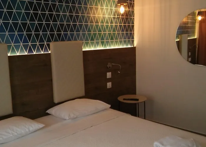 Metropolitan Hotel 4*