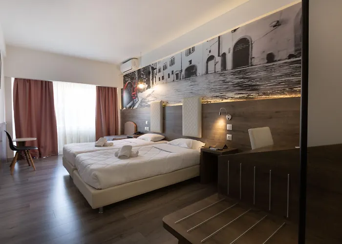 Metropolitan Hotel 4*