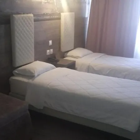 Ξενοδοχείο Metropolitan 4*